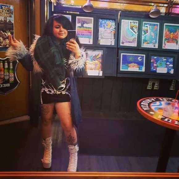 Meet the Posher ☔️🌼 - Picture 3 of 7